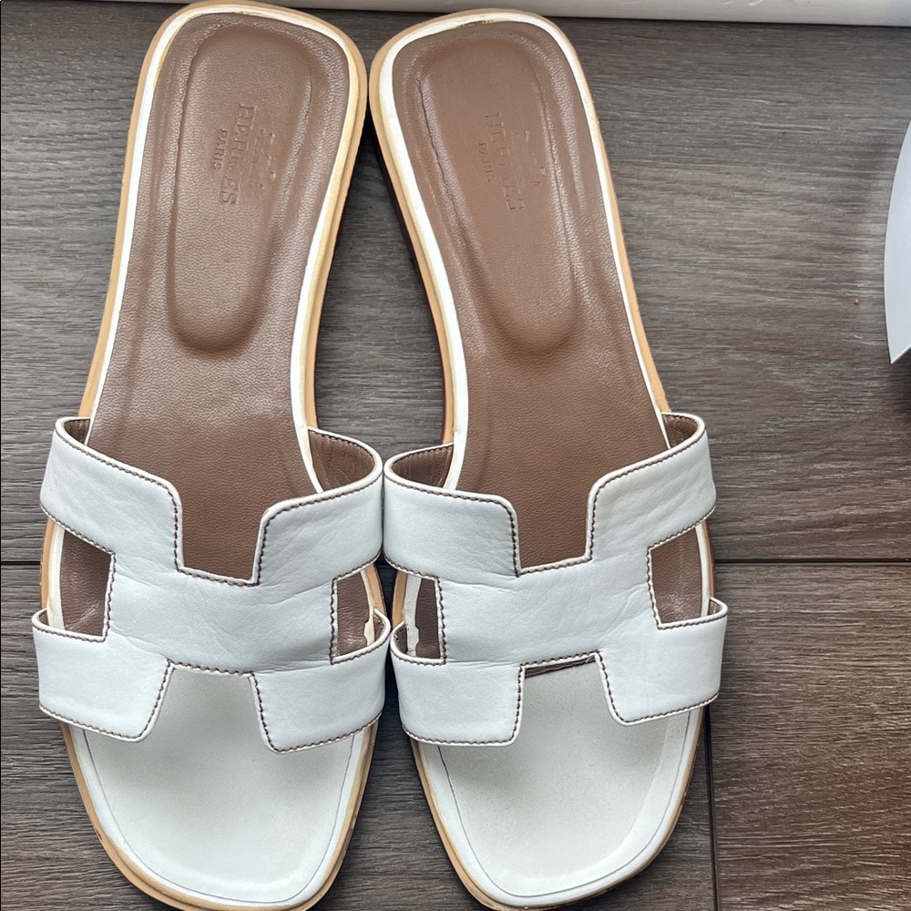 Hermes Oasis Sandals. - Picture 2 of 7